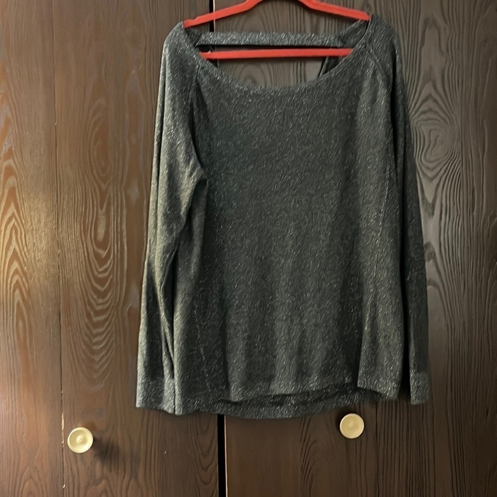 Ana dark gray with silver bling fabric. Scoop neck. Size XL